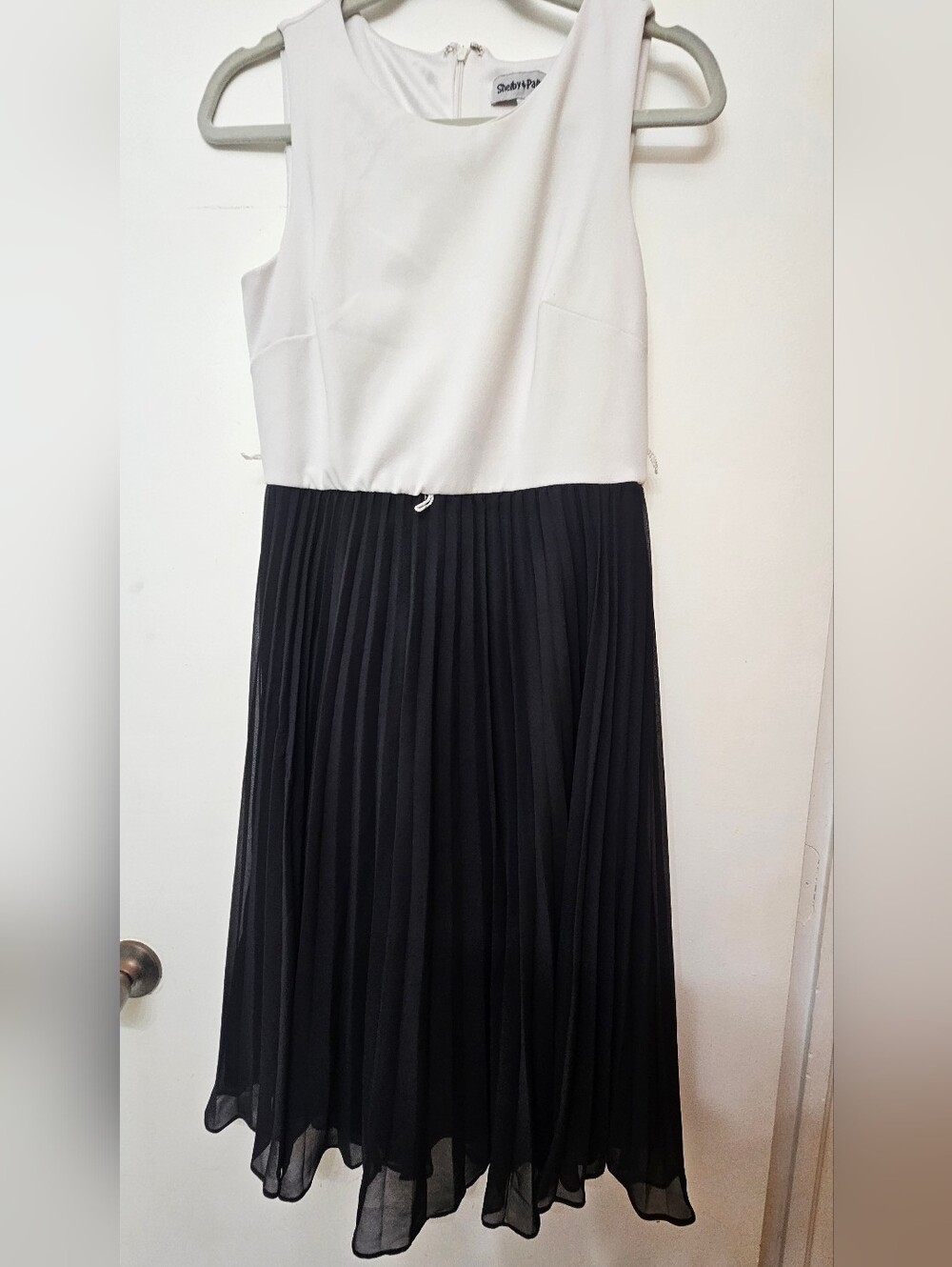Shelby & Palmer White Sleeveless White & Black Dress